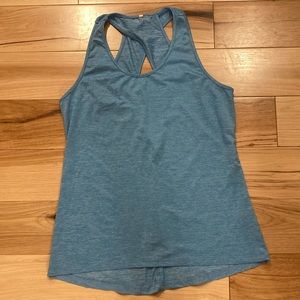 Tank top polyester medium.